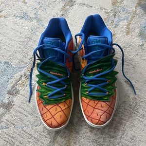 BRAND NEW NIKE Sponge Bob Shoes